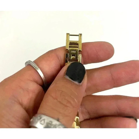 Elgin Gold Tone Watch 22mm EG386 Round Dial Women's WORKS - Picture 8 of 14